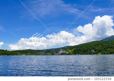 白樺湖和柊科山的夏日風光 白樺湖和柊科山的夏日風光 103122558