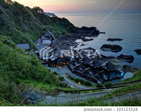 Hotels by the sea in Suzu City, Ishikawa Prefecture 103123528
