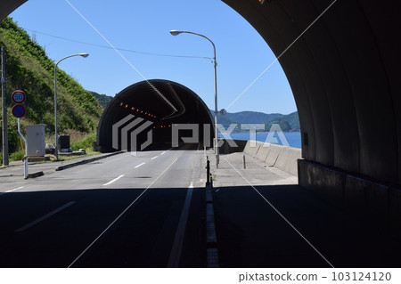 Coastal road shelter 103124120