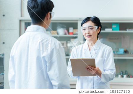 Lab coat researcher 103127130