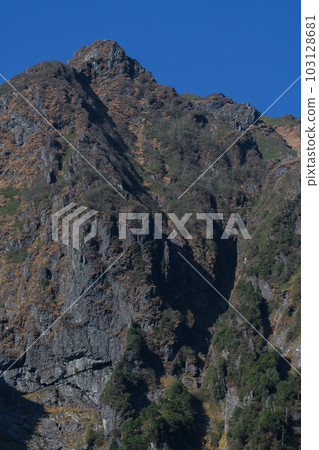 Mt. Ichinokura seen from Ichinokurasawa Deai 103128681