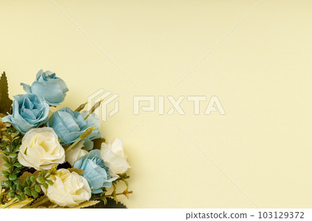 Yellow botanical frame | rose 103129372