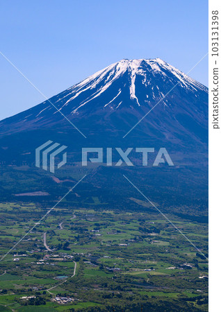 Townscape of Asagiri Plateau and superb view of Mt. Fuji (Mt. Townscape of Asagiri Plateau and superb view of Mt. Fuji (Mt. 103131398