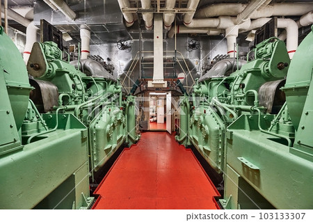 Big ship engine room parts 103133307