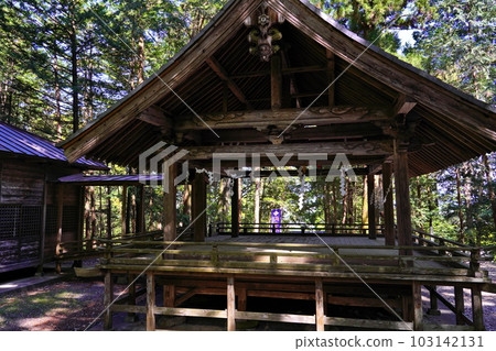 山梨縣韭崎市武田八幡宮神樂堂上山町 山梨縣韭崎市武田八幡宮神樂堂上山町 103142131
