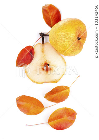 Fresh ripe fruits and slices of pears with leaves isolated on white background 103142456