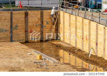 Parent pile horizontal sheet pile method Height difference excavation 103147340