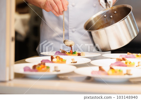 主廚展示現場 Image image of work 主廚展示現場 Image image of work 103148940