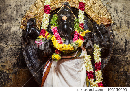 Thousand pillar hall, Meenakshi Temple Thousand pillar hall, Meenakshi Temple 103150093