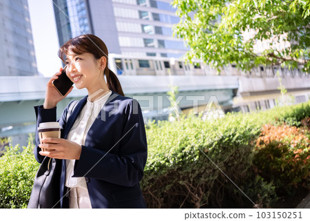 OL在智能手機上聊天 103150251