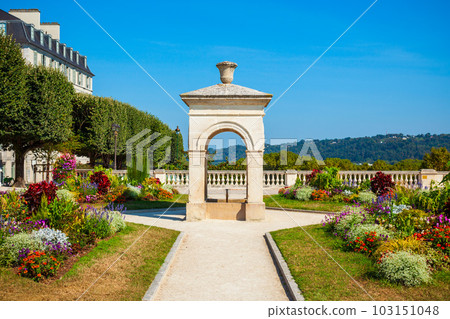 Fountain at Boulevard Pyrenees, Pau 103151048