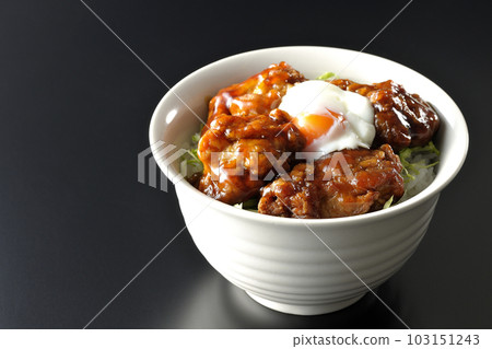 黑底炸雞蓋飯圖片 黑底炸雞蓋飯圖片 103151243