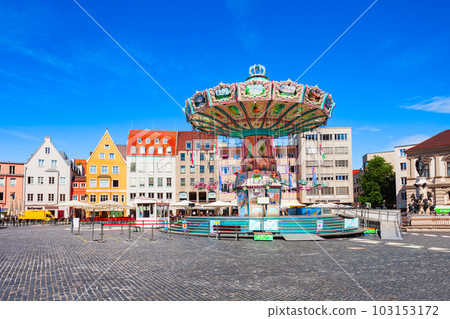 Carousel on Rathausplatz main square, Augsburg 103153172