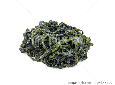 Blanched salted wakame seaweed [white background/clipping] 103156799