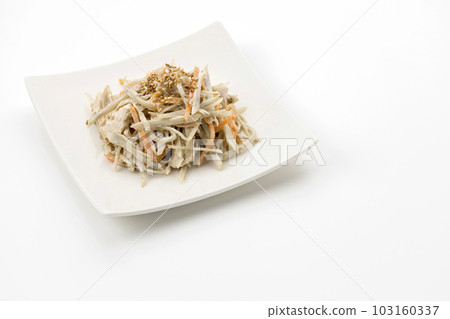 Burdock and chicken fillet salad Burdock and chicken fillet salad 103160337