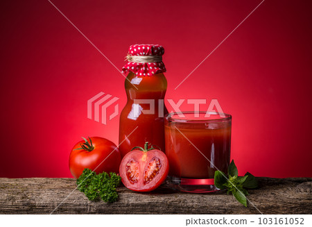Tomato juice Tomato juice 103161052