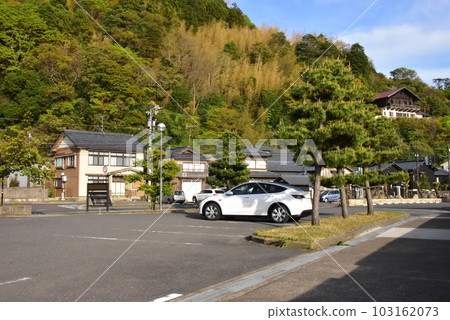 Minami Echizen-cho Kono Kitamae Shipowner Street Townscape and Kitamae Ship Owner's House/Ukonke Parking Lot Minami Echizen-cho Kono Kitamae Shipowner Street Townscape and Kitamae Ship Owner's House/Ukonke Parking Lot 103162073