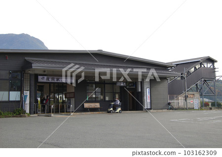 Joetsu Line Gokan Station Platform 103162309