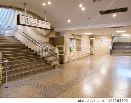 [宇治山田站] 大廳和樓梯 103163293