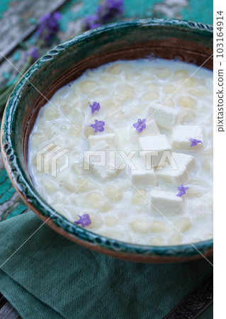 Milk vermicelli with cheese Milk vermicelli with cheese 103164914