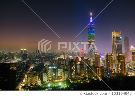 台灣台北市象山，從天文台看到的台北日落 103164943