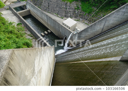 Shikawa Dam/Ehime Prefecture Shikawa Dam/Ehime Prefecture 103166506