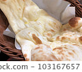naan and basket 103167657