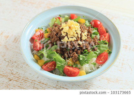 Taco rice  103173665