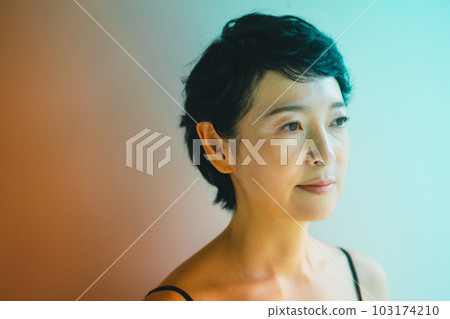 女生 女孩 女性 103174210