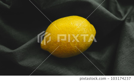 Domestic pesticide-free, no-wax lemons - Image materials for ingredients, sourness, and food safety - 16:9 103174237