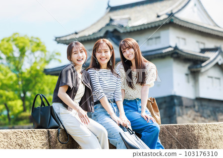 Girls trip Osaka castle sightseeing 103176310