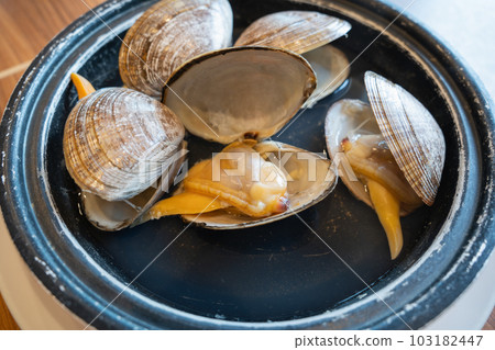 Sake-steamed blue goat clam Hokkaido 103182447