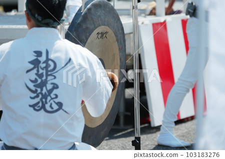 節日敲鑼的人 節日敲鑼的人 103183276