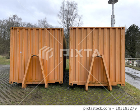 Yard waste dumpster. Construction dumpster for bulky household waste or loaded dumpster Yard waste dumpster. Construction dumpster for bulky household waste or loaded dumpster 103183279