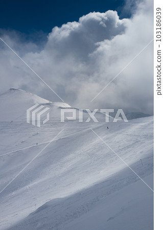 peaks of the Tatra mountains.Tatrzanski park. 103186039