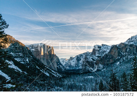 Sunrise from Tunnelview 103187572