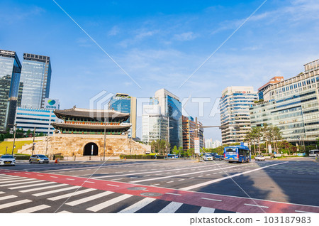 Seoul Namdaemun morning view Seoul Namdaemun morning view 103187983