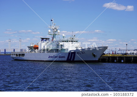 日本海上保安廳橫濱海上防災基地和巡邏艦伊豆PL31 日本海上保安廳橫濱海上防災基地和巡邏艦伊豆PL31 103188372