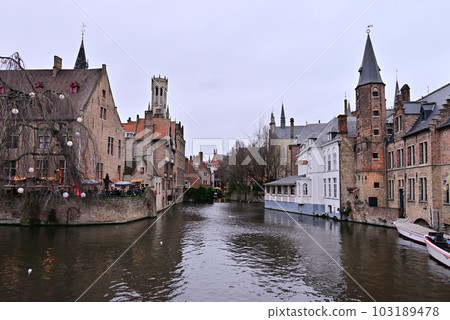 羅薩里奧碼頭的布魯日運河和城市景觀 103189478