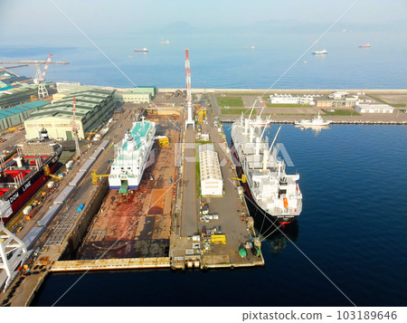 Photographing the scenery of Hakodate Dock in Hakodate City, Hokkaido in early summer Photographing the scenery of Hakodate Dock in Hakodate City, Hokkaido in early summer 103189646