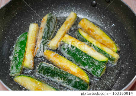 炸黃西葫蘆 炸黃西葫蘆 103190914