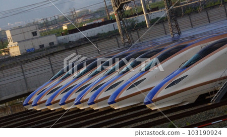 Morning at Nagano Depot Morning at Nagano Depot 103190924