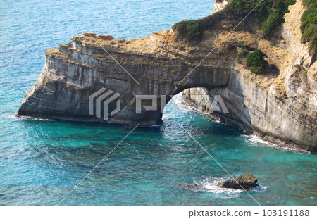 種子島宇宙中心附近海岸的大象飲水岩景觀 種子島宇宙中心附近海岸的大象飲水岩景觀 103191188