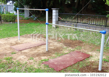 Park playground equipment Iron bar Double low iron bar Outdoor low iron bar 103192012
