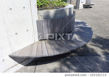 [Wooden bench chair] A wooden chair for a break in the park 103192113