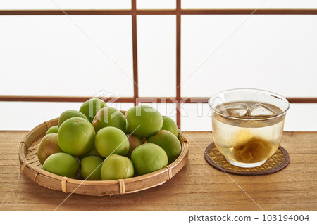 Plum wine image 103194004