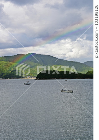 海上的彩虹 海上的彩虹 103198126