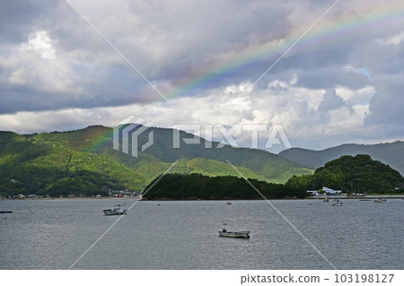 海上的彩虹 103198127