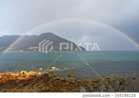 海上的彩虹 103198128