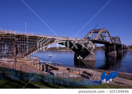 Repair of the old bridge over the Volga River in Rybinsk 103199696